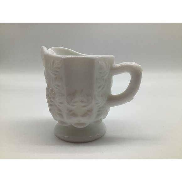 Westmoreland Paneled Grape Pattern Creamer and Covered Sugar Bowl - Picture 4 of 12